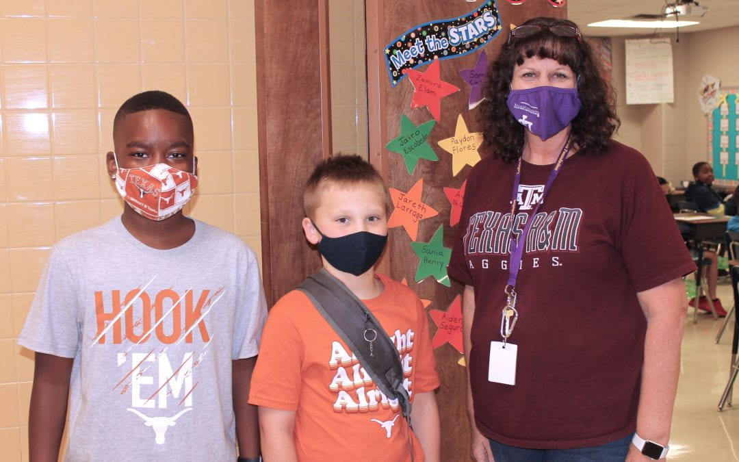 Brookhollow Elementary celebrates National College Colors Day